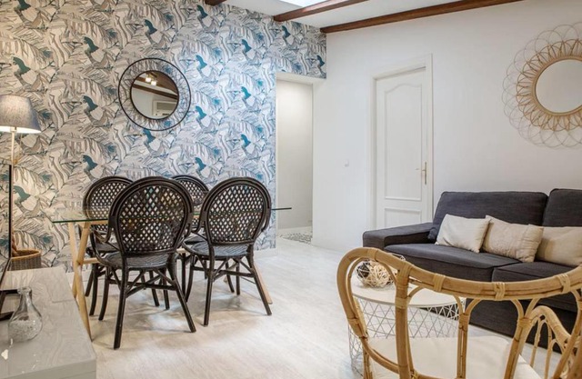Gorgeous 2 Bedroom in heart of Madrid City Center