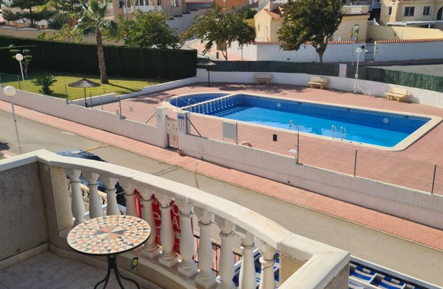 Gorgeous 3 Bed En-Suite, Huge Roof Terrace overlooking Pool and La Marquesa Golf