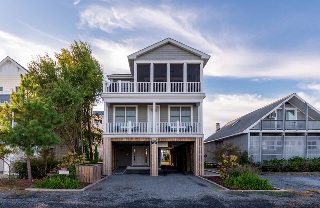 GORGEOUS 7 BR HOME IN 2ND OCEAN BLOCK - 204 Fourth Street, Bethany Beach
