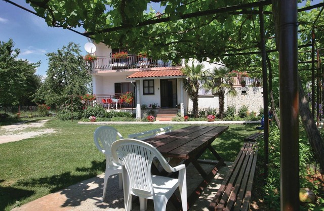 Gorgeous apartment in Labin with WiFi