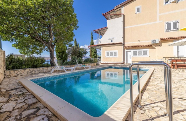 Gorgeous apartment in Stinica with WiFi