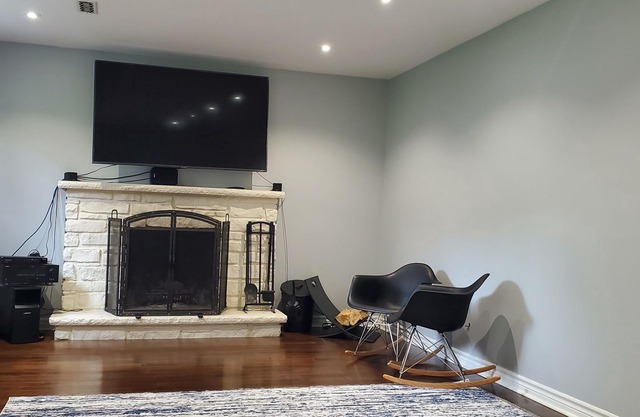 Gorgeous Basement Apartment Awaits
