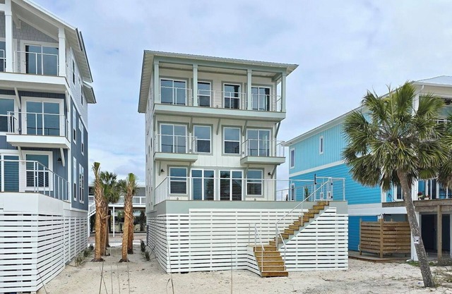 Gorgeous Beachfront Home, Private Pool, Amazing Views, Mexico Beach