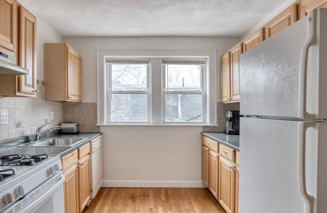 Gorgeous Davis Square Studio nr Davis Square T, by Blueground
