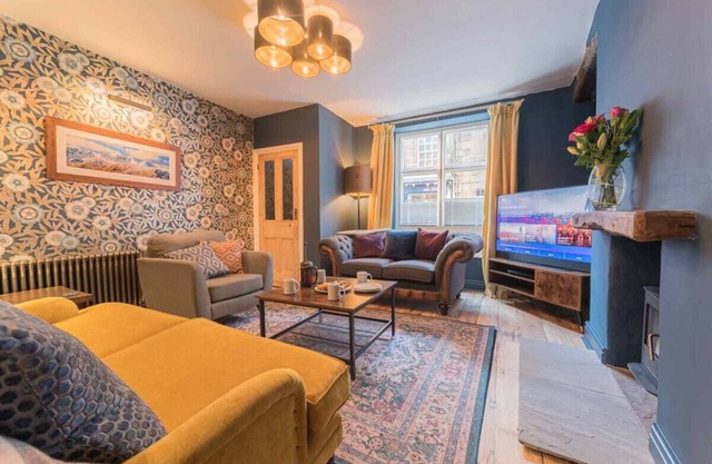Gorgeous Georgian family friendly property, central Kirkby Lonsdale with parking and EV charger