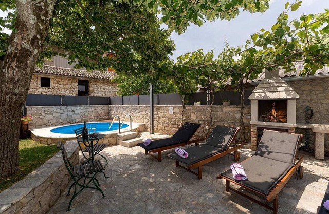 Gorgeous home in Buzet