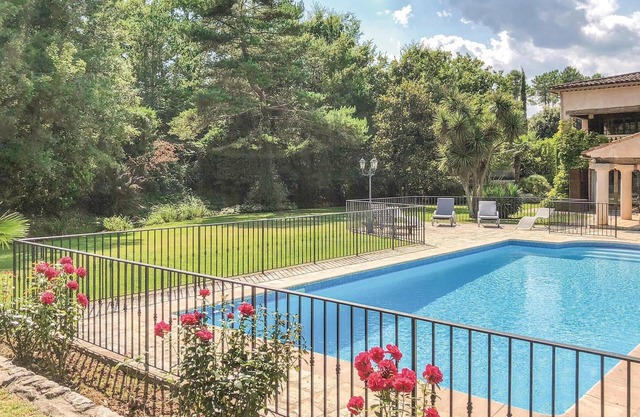 Gorgeous home in Callian with kitchen