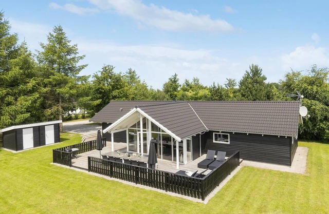 Gorgeous home in Glesborg with sauna