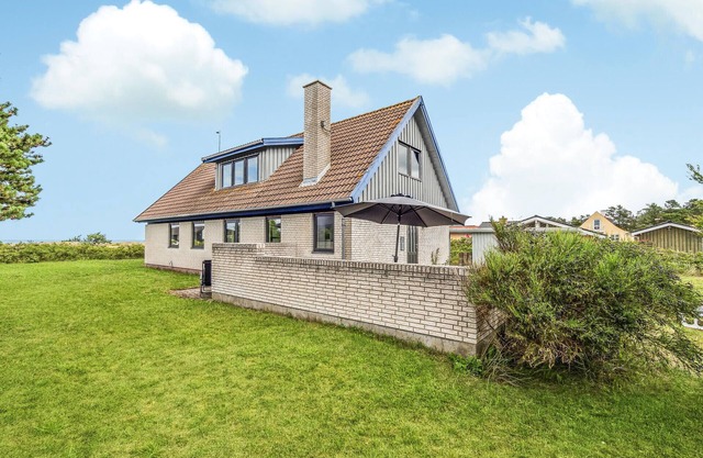 Gorgeous home in Læsø with kitchen