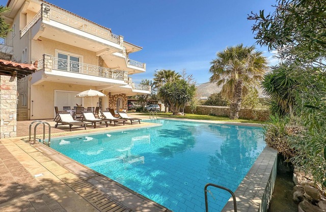 Gorgeous home in Lagonisi with WiFi