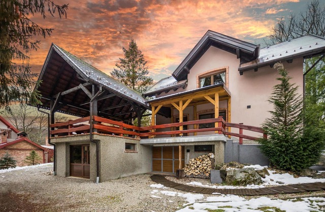 Gorgeous home in Novo Zvecevo with WiFi