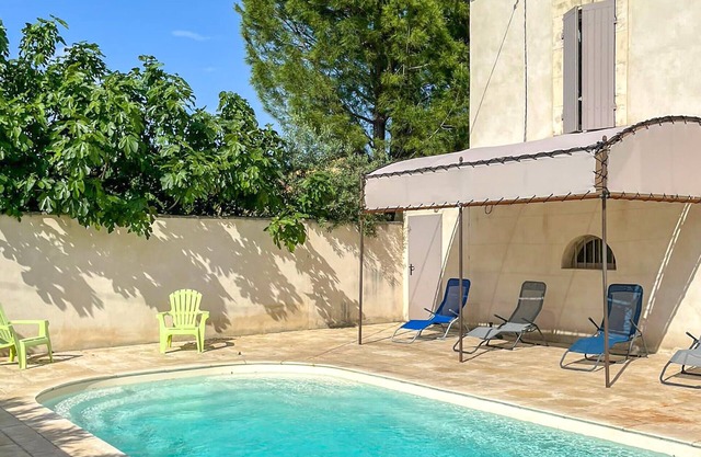 Gorgeous home in Rognonas with WiFi