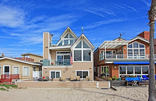 Gorgeous Home on the Beach - Walk onto the Sand from your Patio