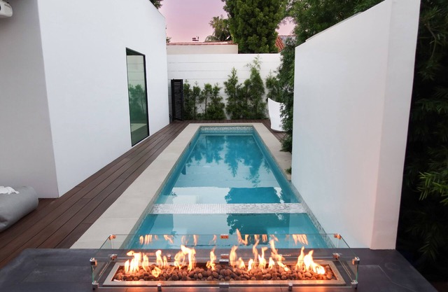 Gorgeous Luxury 4.5B/B a Private Pool and Spa, Secluded Gated by Melrose Pl.