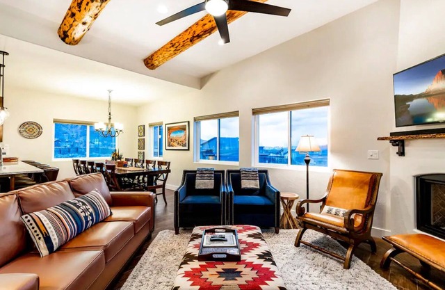 Gorgeous Moab Retreat with Red Rock and La Sal Mountain Views - South Valley