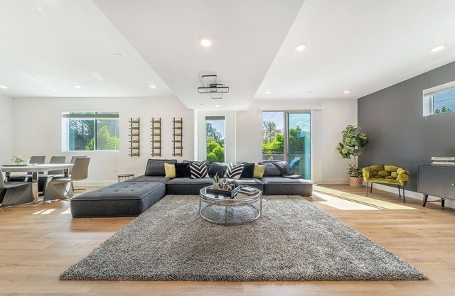 Gorgeous/Modern 4bdr townhouse