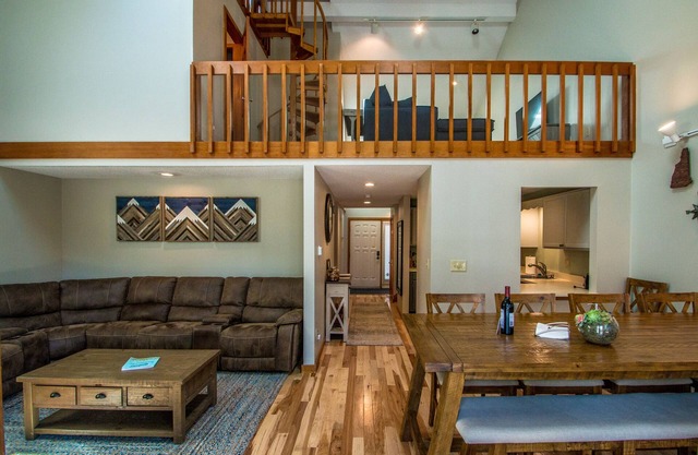 Gorgeous Townhouse in the Heart of North Conway
