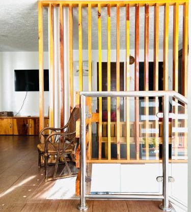 Gorinto Pine Home