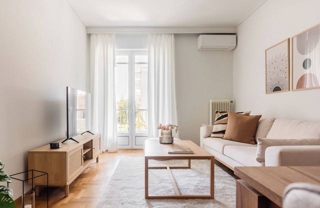 Graceful 2BR Apartment in Paleo Faliro