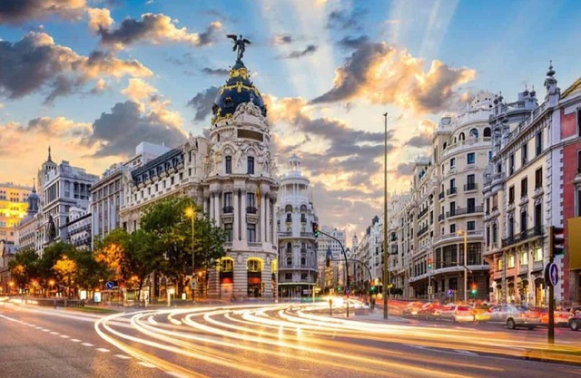 GRAN VIA MADRID! CITY CENTER!
