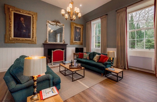 Grand castle apartment for four people