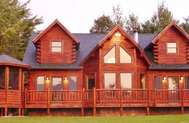 Grand Jay Lodge, Ultimate Log Luxury, Stunning Views, Hot Tub & Sauna, EV Charger, 3D Tour