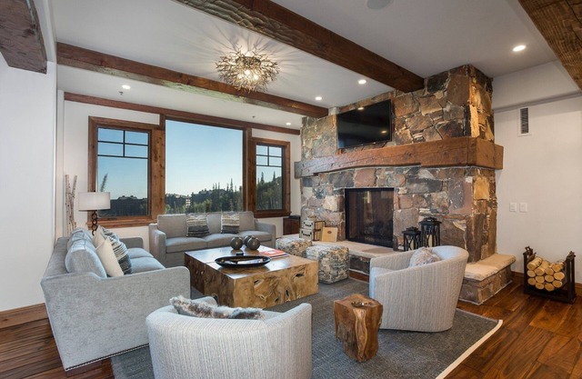 Grand Lodge at Deer Valley Resort - Three Bedroom Deluxe Residence #408 - Ski-in/ski-out