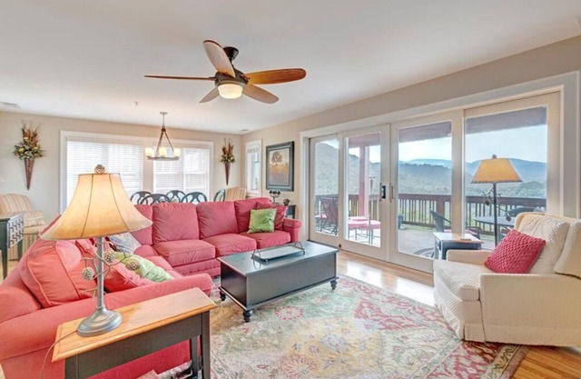 Grand Oaks RC1 - Mountain Views, Gated Resort, Indoor/Outdoor Pools and Hot Tub, Fitness Area, Fi.