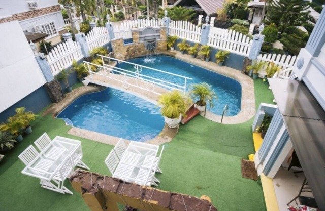 Grand Peninsula Suites