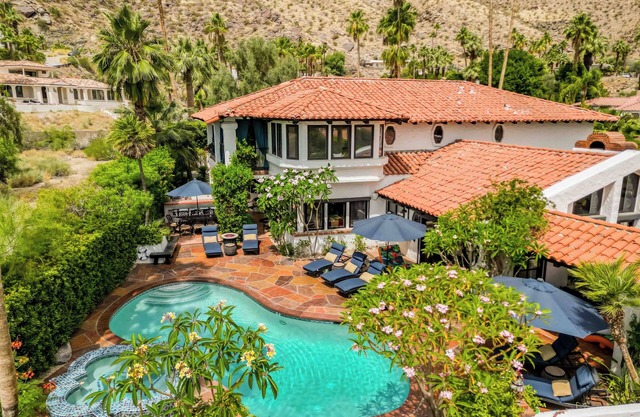 Grand pet-friendly tennis estate in The Mesa, 360-views in South Palm Springs