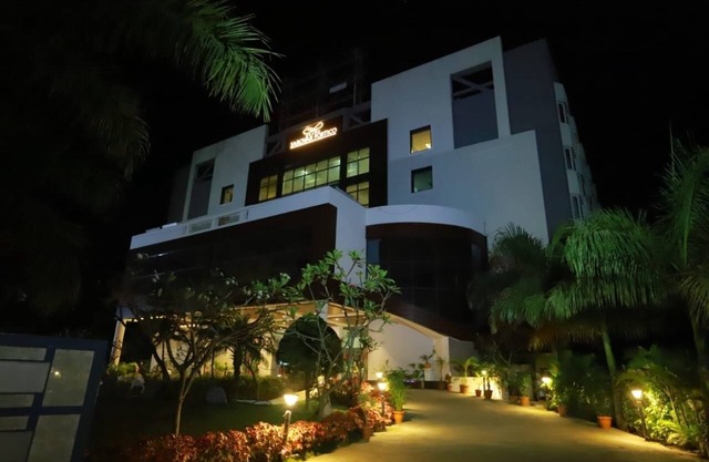 Grand Sarovar Portico