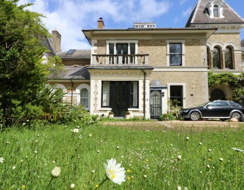 Grand Victorian family home - nestled between woodland and beach
