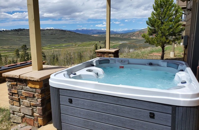 Grand View at Granby Ranch 3bd + Loft Townhouse
