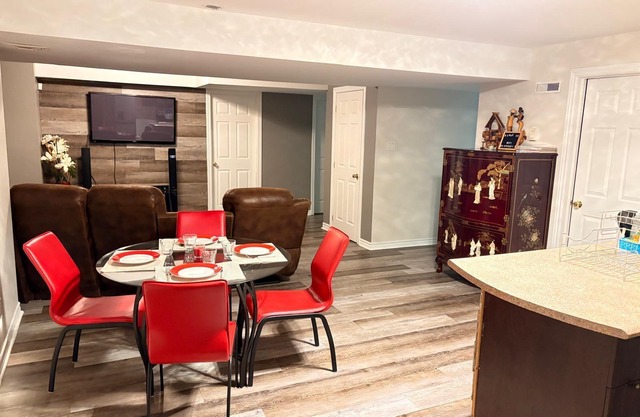 Grande chambre confortable à Laval