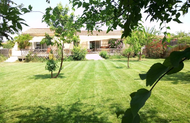 Grande Maison Fraîche et Familiale, Piscine Sécursée Prohe D'avignon