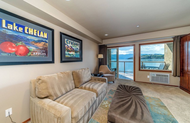 Grandview 522 Waterfront condo on Lake Chelan