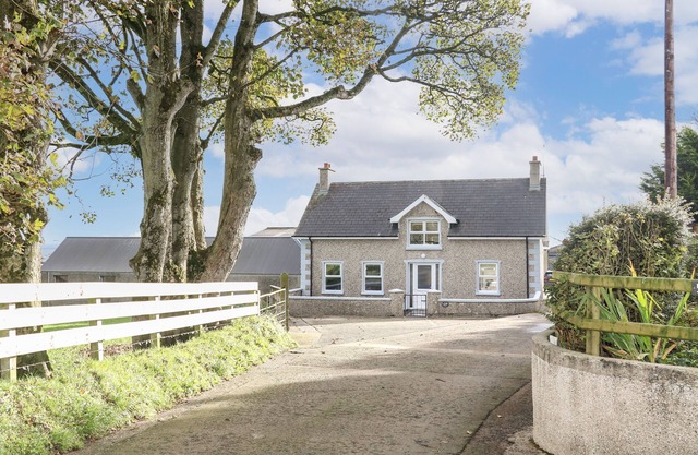GRANNY'S, pet friendly, with a garden in Bushmills, County Antrim