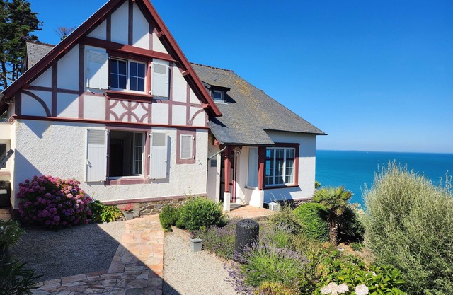 Granville seafront villa overlooking the Chausey Archipelago