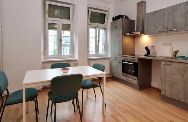 Graz Central APT sleeps 4