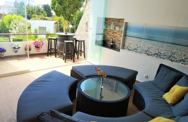 Great flat near Puerto Marina, pool & tennis court