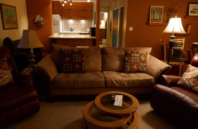 Great Frisco Location! Cozy 2 Bd, 2Ba Condo, Pool, Walk to town