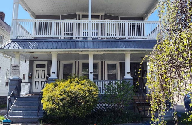 Great location: Close to Case, UH, Cleve Clinic, Little Italy, museums, & more