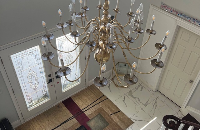 Great Room Near YYZ Brampton