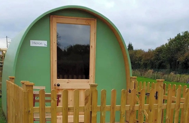 Green Dragon and Kitchen Pod - Sleeps 2 & Parking