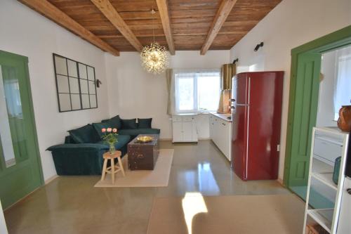 Green Escape-Entire House