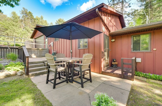 Grill & Fire Pit: Waterfront Cameron Retreat!