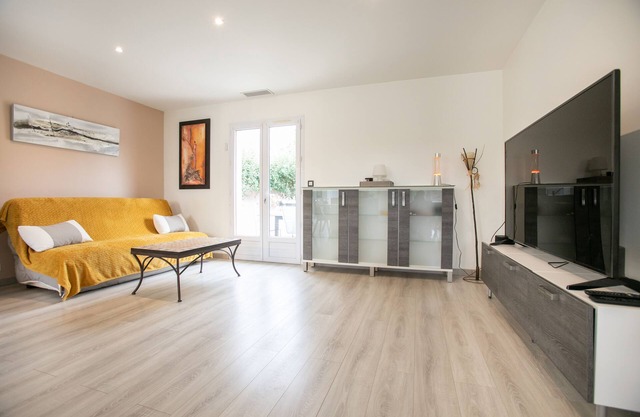 Ground floor fully air-conditioned garden swimming pool