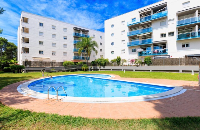 Ground floor apartment in a lovely complex UHC GOLDEN PINEDA 205