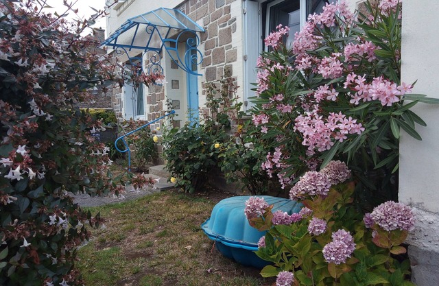 Ground floor of house (4/6 people) Saint Malo, 300 m beach of Paramé