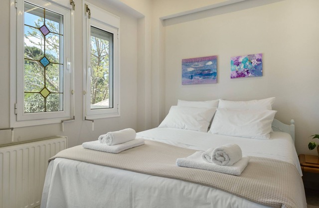 Ground Floor Room 1 with Shared Terrace, Wi-Fi and Air Conditioning